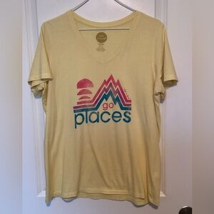 Life Is Good Womens Yellow Tshirt “Go Places” Size L - Classic Fit V-neck